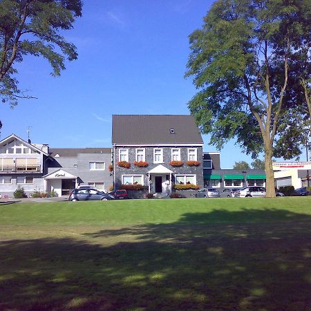 Hotel Restaurant Fischer Ремшайд Екстериор снимка